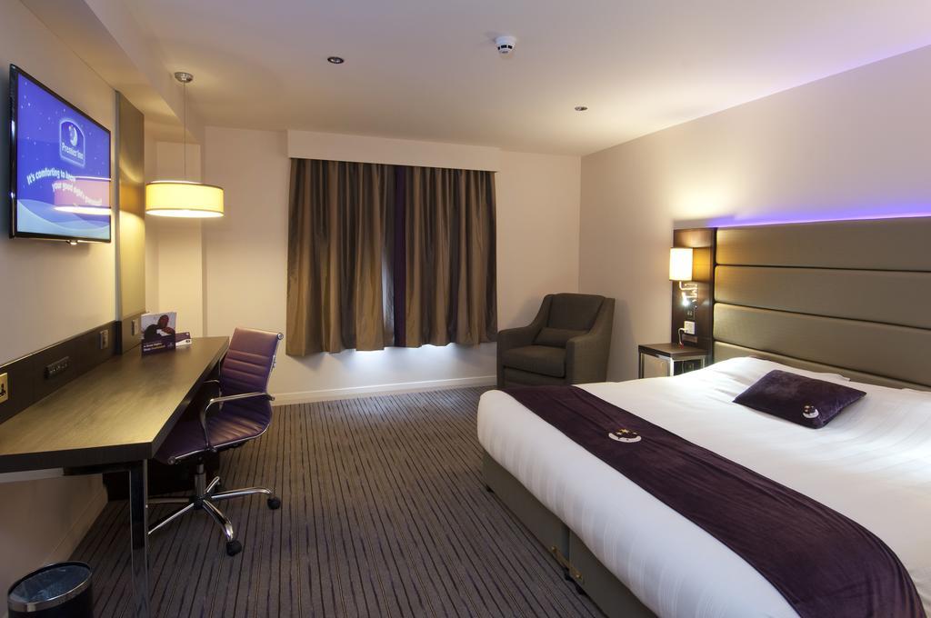 Premier Inn Southampton West Ower Номер фото