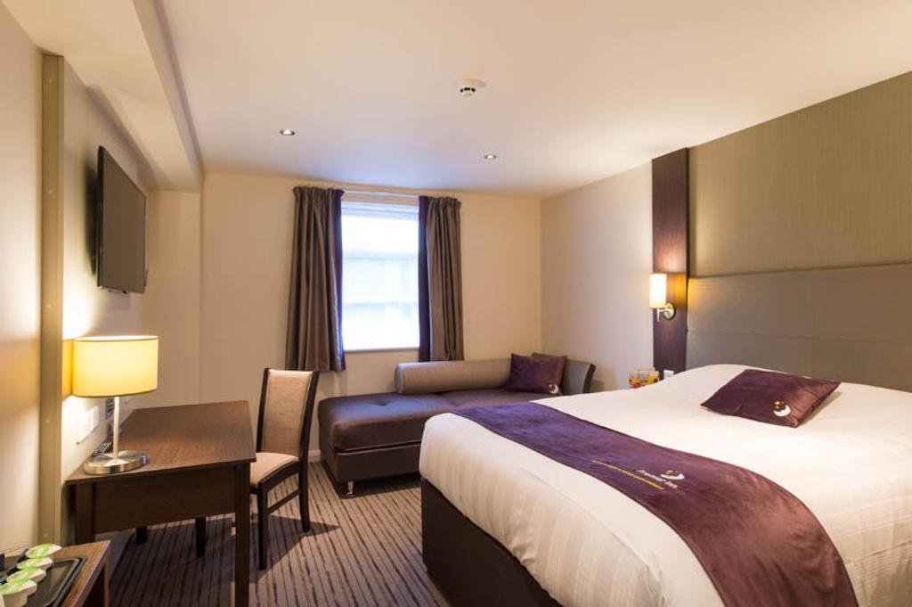 Premier Inn Southampton West Ower Экстерьер фото