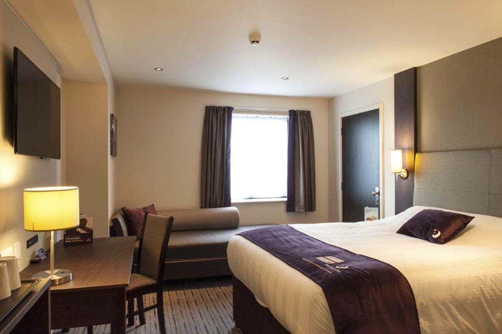 Premier Inn Southampton West Ower Экстерьер фото